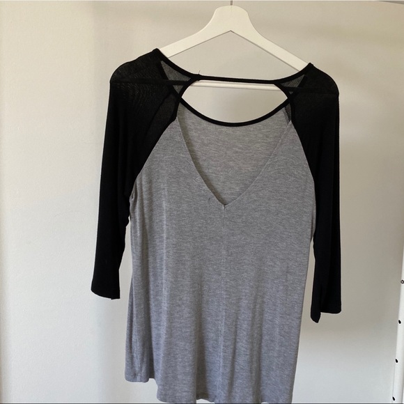 Trendy tee ♡ - Picture 3 of 3